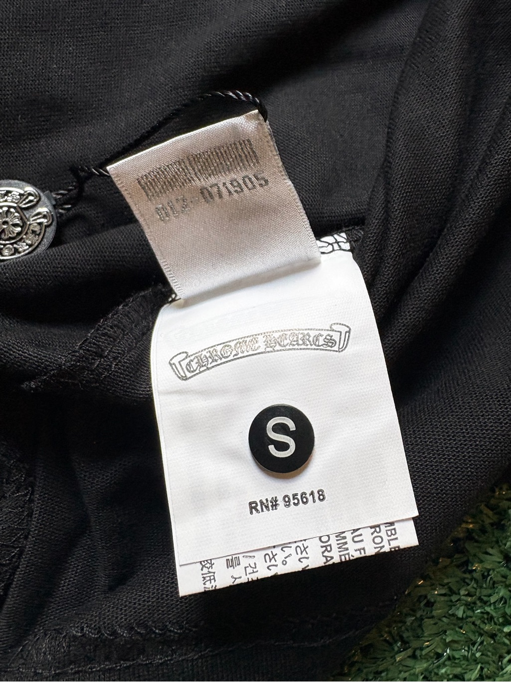 Men's Black Short-Sleeve Tee With Teal Crest Logo — image 4 of 6